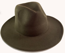 Load image into Gallery viewer, Army Green / Red Bottom