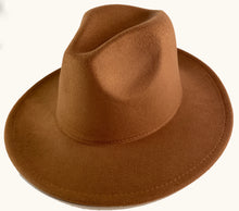 Load image into Gallery viewer, Brown / Red Bottom