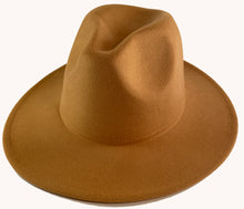 Load image into Gallery viewer, Gray Brown / Wine Bottom