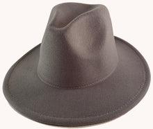 Load image into Gallery viewer, Gray / Red Bottom