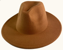 Load image into Gallery viewer, Tan Brown / Red Bottom